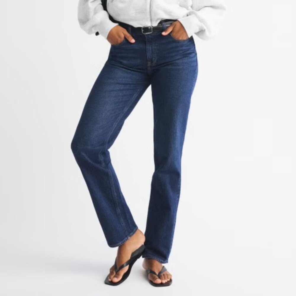 Abercrombie & Fitch - Curve Love 90's Straight - Size 29 - Dark Wash